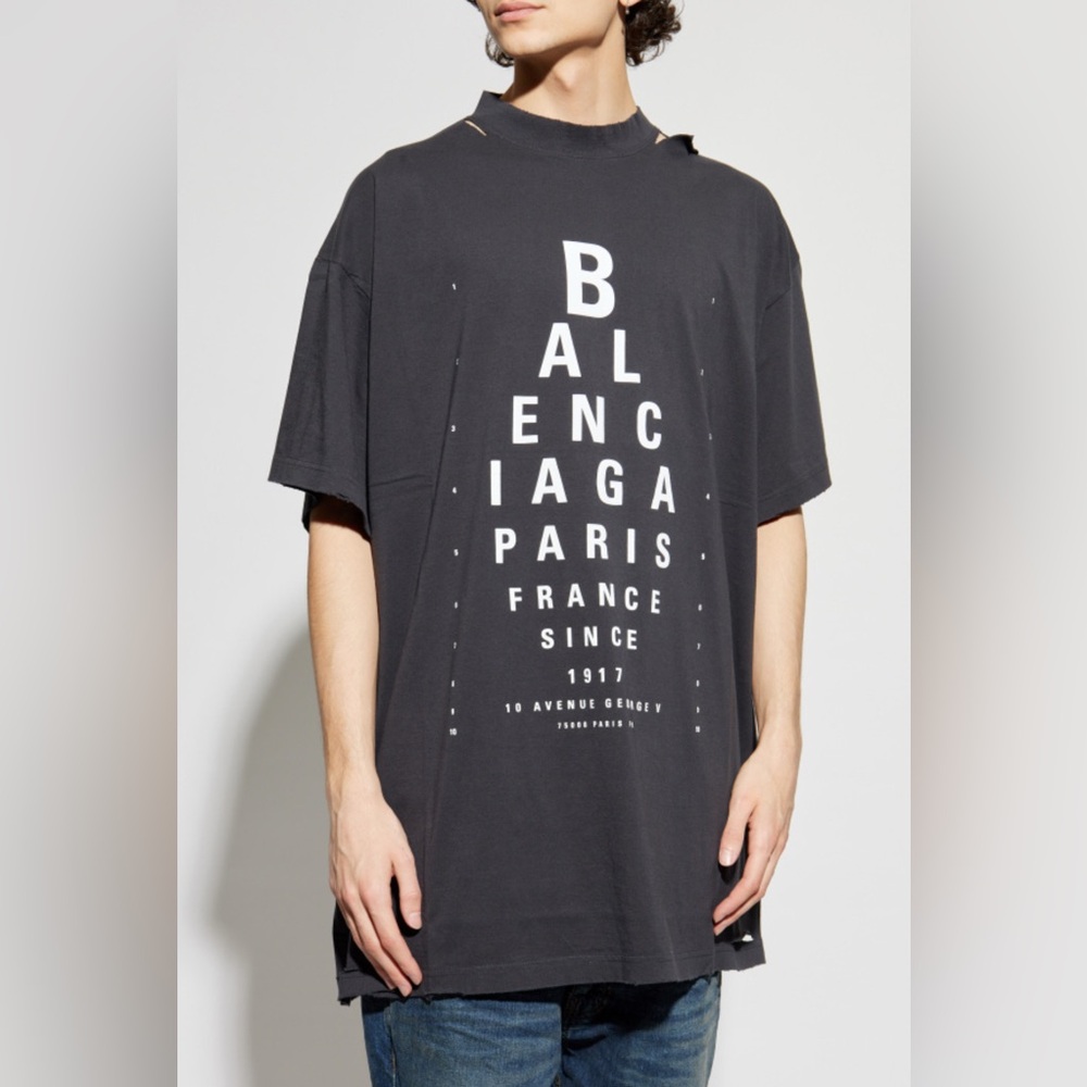 Balenciaga Black distressed oversize cotton logo T-shirt unisex..small brand new